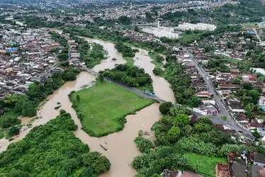 Imagem ilustrativa da imagem Seis rios entram em alerta e dois transbordam em Pernambuco; Capibaribe preocupa