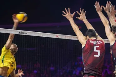 Imagem ilustrativa da imagem Seleção masculina derrota a Itália na Liga das Nações de vôlei