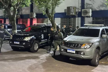 Imagem ilustrativa da imagem Suspeito de envolvimento na morte de três jovens em cemitério de Vila Velha é preso