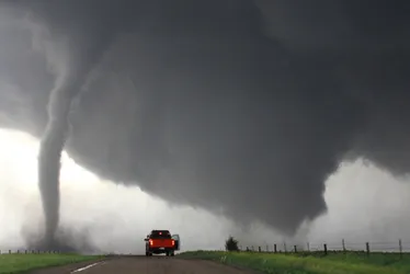 Imagem ilustrativa da imagem Tornados deixam mais de 20 mortos nos EUA