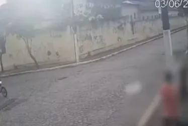 Imagem ilustrativa da imagem VÍDEO: Homem exibe genitália para mulheres no meio da rua, no bairro da Várzea