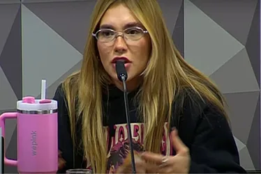 Imagem ilustrativa da imagem Virgínia Fonseca usa moletom com o rosto da filha e copo de sua marca em depoimento