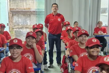 Imagem ilustrativa da imagem Voltado para jovens de 7 a 14 anos, conheça os "Bombeiros Mirins"