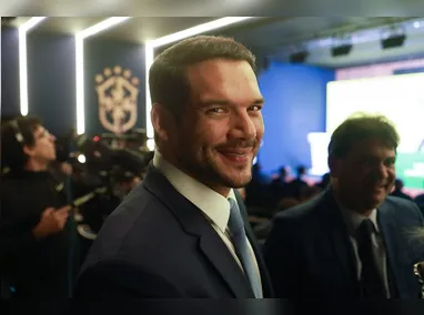 O técnico vai fazer a primeira convocação nesta segunda (26)