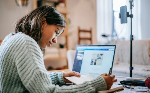 
          Imagem ilustrativa da imagem 20 mil vagas em cursos no ES para trabalhar em creches, padarias e restaurantes
          