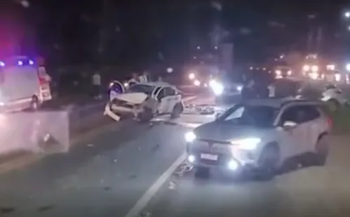 
          Imagem ilustrativa da imagem Acidente na BR-101 deixa sete vítimas em Linhares; motorista escapou ileso
          