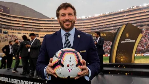 
          Imagem ilustrativa da imagem Alejandro Domínguez é reeleito presidente da Conmebol após ‘manobra’ e ficará no poder até 2031
          