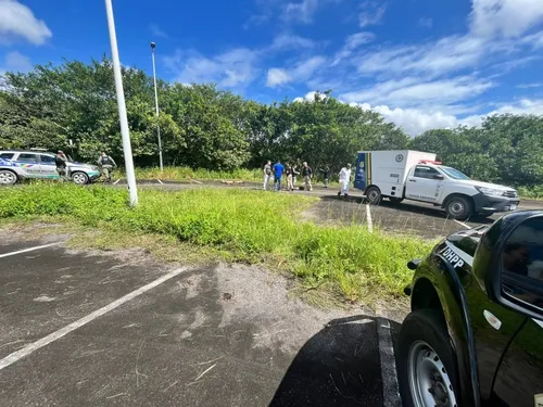 
          Imagem ilustrativa da imagem Alunos do curso de formação da PM encontram 2 corpos na Arena de Pernambuco
          