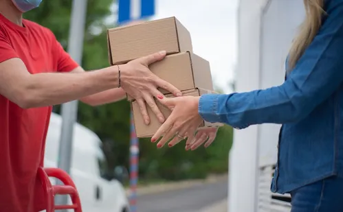 
          Imagem ilustrativa da imagem Amazon busca lojas de bairro no Espírito Santo para entregas
          