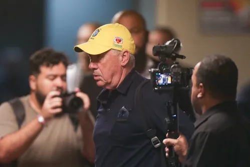 
          Imagem ilustrativa da imagem Ancelotti deixa Neymar fora em 1ª convocação na seleção e traz ‘velhos conhecidos’; veja a lista
          