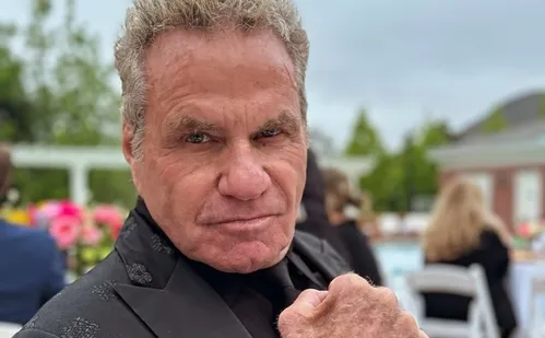 
          Imagem ilustrativa da imagem Ator de 'Karatê Kid' e 'Cobra Kai' é acusado de morder colega em evento
          