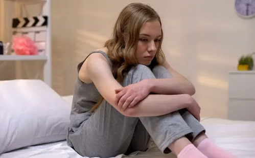 
          Imagem ilustrativa da imagem Baixa estima: isolamento de adolescentes é sinal de alerta
          