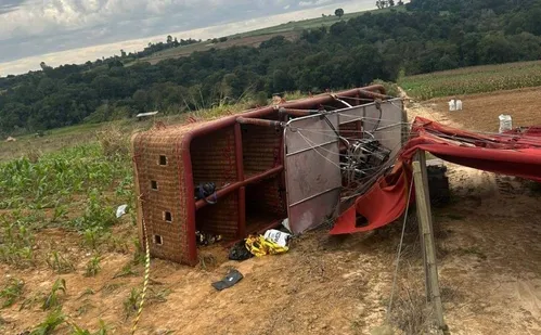 
          Imagem ilustrativa da imagem Balão com 35 passageiros cai no interior de SP; uma vítima morre
          
