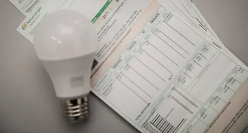
          Imagem ilustrativa da imagem Bandeira tarifária de junho será vermelha. Saiba como economizar energia
          