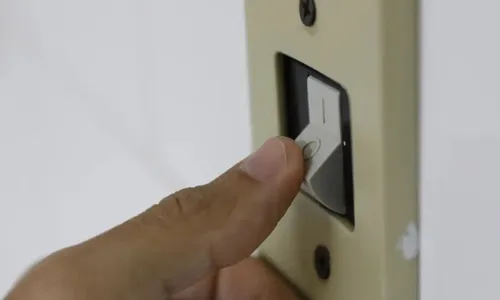 
          Imagem ilustrativa da imagem Bandeira vermelha na conta de luz exige papel mais ativo dos consumidores
          