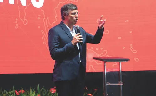 
          Imagem ilustrativa da imagem Banqueiro planeja terminal portuário e usina no Espírito Santo
          