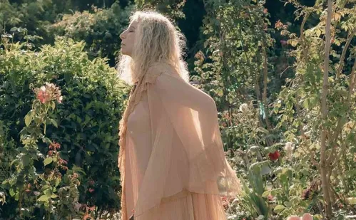 
          Imagem ilustrativa da imagem Barbra Streisand com time de ouro
          