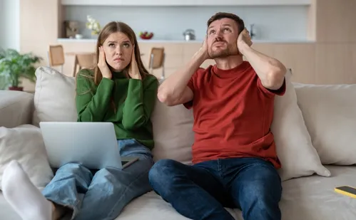 
          Imagem ilustrativa da imagem Barulho e uso indevido de área comum? Os “novos motivos” das brigas nos condomínios
          