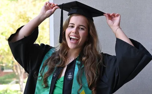 
          Imagem ilustrativa da imagem Bolsista em Harvard, brasileira tem maior nota da turma e ganha prêmio
          