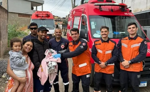 
          Imagem ilustrativa da imagem Bombeiros realizam parto de emergência dentro de casa no Sul do ES
          