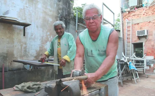 
          Imagem ilustrativa da imagem Busca por idosos cresce e 24% dos empregados têm mais de 60 anos
          