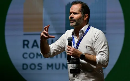 
          Imagem ilustrativa da imagem Café empresarial da Assevila: “Desburocratizar traz empregos e renda”
          