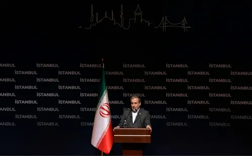 
          Imagem ilustrativa da imagem Câmara do Irã aprova fechamento do Estreito de Hormuz
          