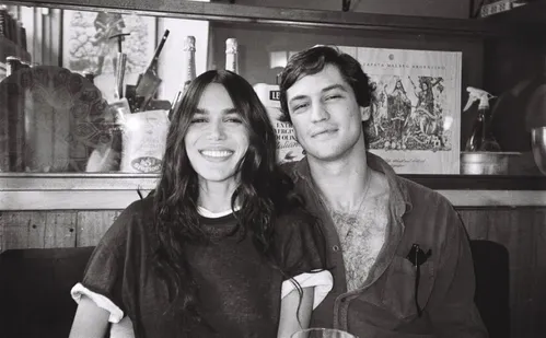 
          Imagem ilustrativa da imagem Carla Salle espera primeiro filho com Gabriel Leone
          