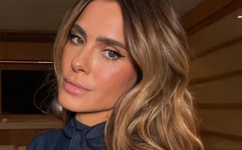 
          Imagem ilustrativa da imagem Carolina Dieckmmann 'muda' sobrenome e explica o porquê; entenda
          