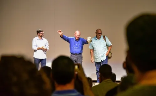 
          Imagem ilustrativa da imagem Casagrande e entidades do ES lamentam morte de Sebastião Salgado
          