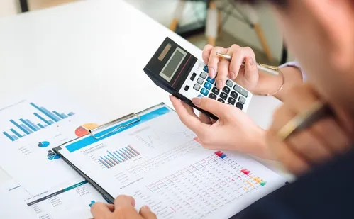 
          Imagem ilustrativa da imagem Casais brigam mais por falta de dinheiro
          