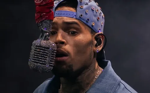 
          Imagem ilustrativa da imagem Chris Brown é preso no Reino Unido por suspeita de agressão em boate de luxo
          