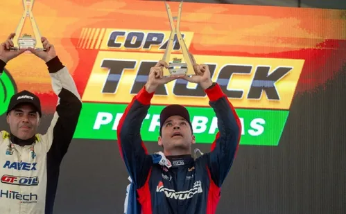 
          Imagem ilustrativa da imagem Cibien supera acidente e sobe no pódio da Copa Truck
          