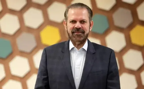 
          Imagem ilustrativa da imagem Clubes apoiam presidente da FPF em eleição na CBF e escancaram briga política
          