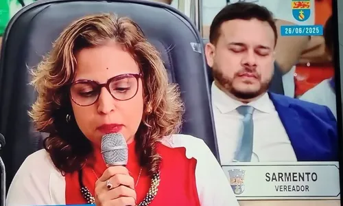 
          Imagem ilustrativa da imagem Com gritos e blindagem, Câmara de Olinda arquiva impeachment da prefeita Mirella
          