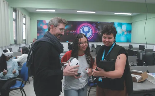 
          Imagem ilustrativa da imagem Como a IA está transformando as escolas e o futuro da educação
          