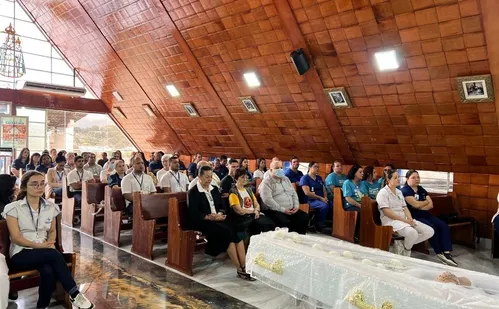 
          Imagem ilustrativa da imagem Comoção durante velório de Irmã Otília no Sul do ES
          