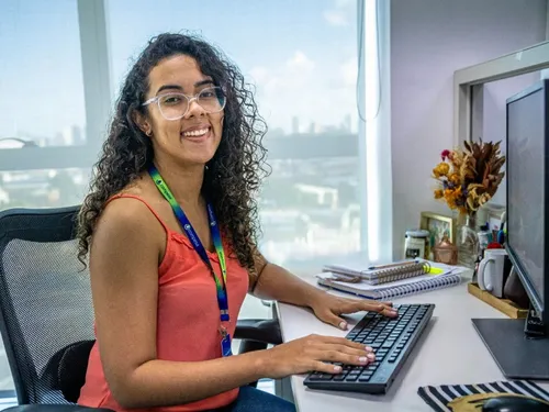 
          Imagem ilustrativa da imagem Compesa abre seleção de estágio com vagas de níveis superior e técnico
          