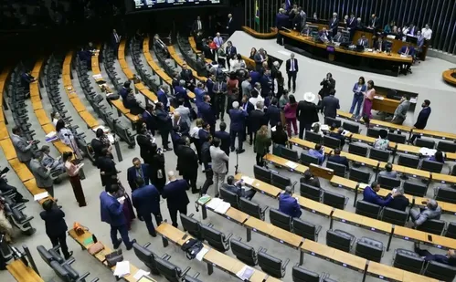 
          Imagem ilustrativa da imagem Congresso dá 10 dias para governo ter alternativa ao aumento do IOF
          