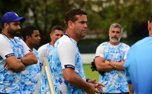 
          Imagem ilustrativa da imagem Copa Espírito Santo: choque dos líderes Porto e Vitória no Kleber Andrade
          