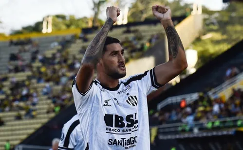 
          Imagem ilustrativa da imagem Córdoba vence, e Flamengo pode ser eliminado da Libertadores na quinta
          