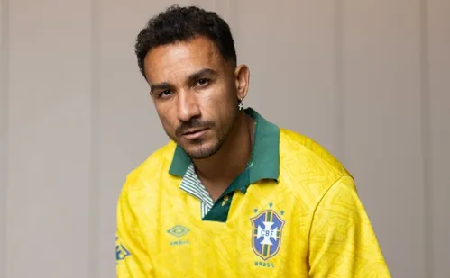 
          Imagem ilustrativa da imagem Danilo chama seleção de ‘bagunça’ e diz que Brasil não tem condição de ser hexa
          