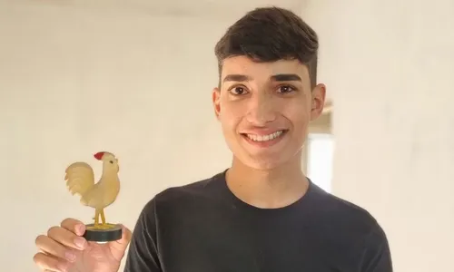 
          Imagem ilustrativa da imagem De Poção a Paris: Rafael leva renda renascença ao Carrossel do Louvre
          