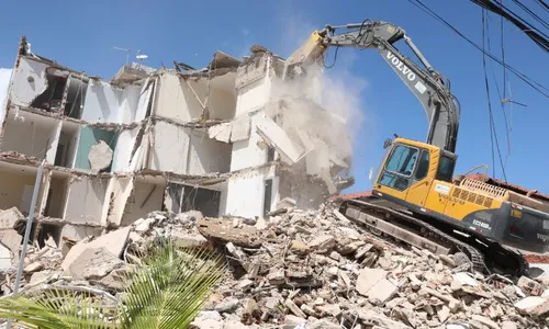 
          Imagem ilustrativa da imagem Demolição do Edifício Kátia Melo em Piedade será concluída nesta segunda-feira
          