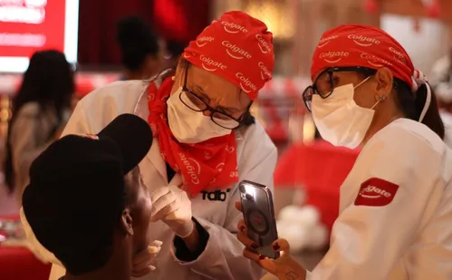 
          Imagem ilustrativa da imagem Dentistas voluntários vão selecionar jovens para tratamento de graça
          