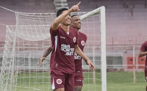 
          Imagem ilustrativa da imagem Desportiva busca recursos para quitar salários atrasados
          