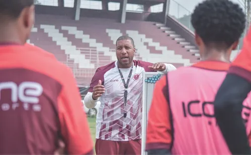 
          Imagem ilustrativa da imagem Desportiva estreia na Vitória Cup contra o Banfield
          