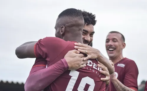 
          Imagem ilustrativa da imagem Desportiva goleia e se mantém no 3º lugar da Copa ES
          