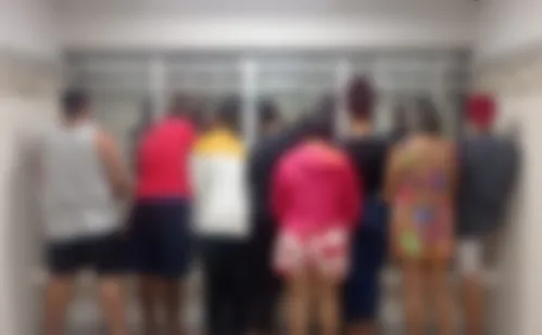 
          Imagem ilustrativa da imagem Dez pessoas são presas acusadas de tráfico de drogas no Sul do ES
          