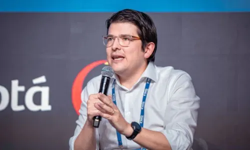 
          Imagem ilustrativa da imagem Miguel Uribe em estado grave após atentado; Gustavo Petro pede investigação
          